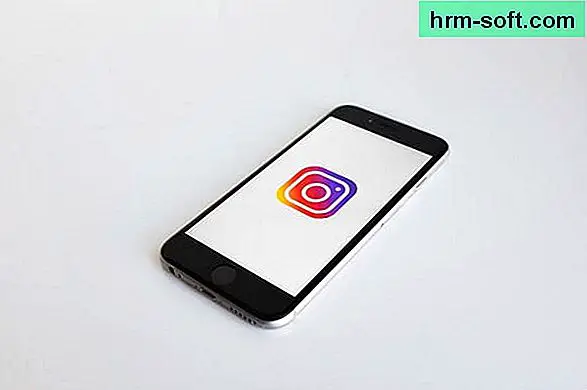 Comment mettre plusieurs photos dans la même histoire Instagram