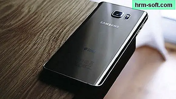 วิธีจุดไฟเมื่อข้อความ Samsung มาถึง