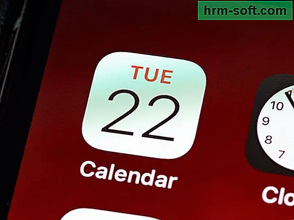 Cara menghapus acara dari kalender iPhone