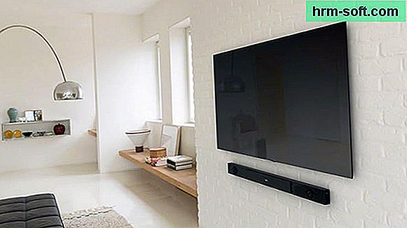 Hogyan lehet a tévét a falra akasztani