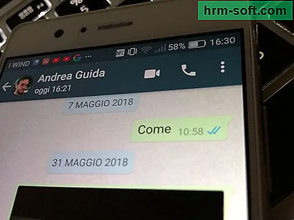 A kék ellenőrzés aktiválása a WhatsApp-on