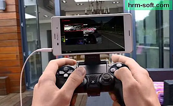 כיצד לחבר את הג'ויסטיק PS4 לטלפון